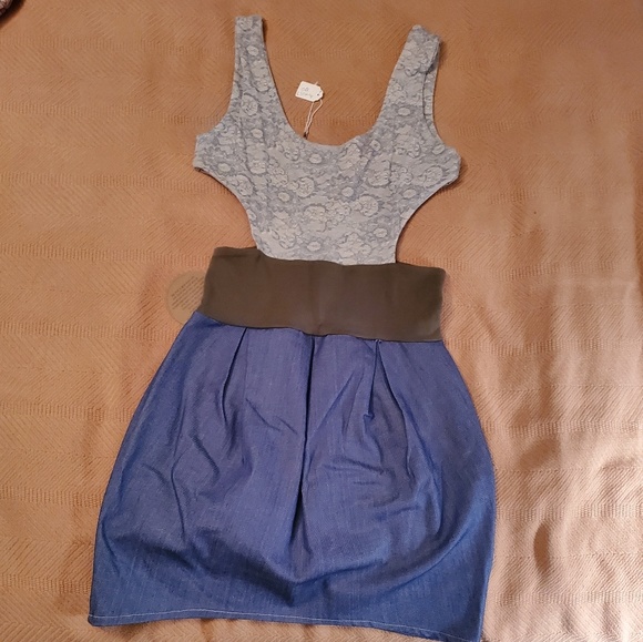 NEW AUM boutique dress - Picture 3 of 3